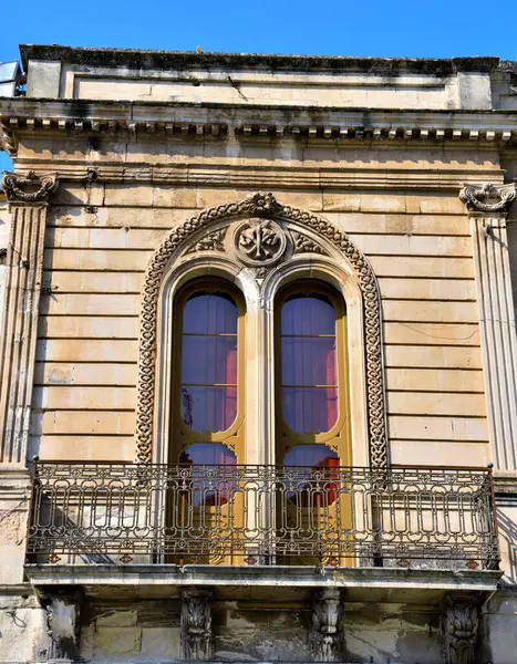 Sicilya İtalya 'daki tarihi yapıya bir göz atalım.