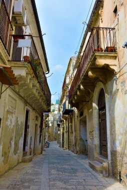 Sicilya İtalya 'daki tarihi yapıya bir göz atalım.