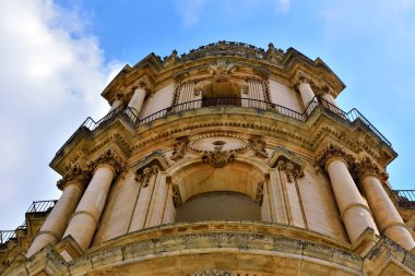 Modica Sicilya şehrinin barok San Giorgio katedrali.