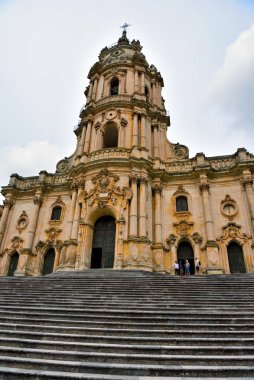 San Giorgio Katedrali ana kilisedir ve 19 Eylül 2018 Modica İtalya Unesco Dünya Mirasları Listesi 'ne dahil edilmiştir.