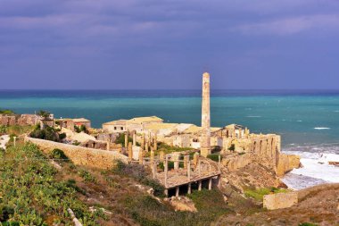 Ton balığının yakalanması ve katledilmesi için çok eski bir yapı (porto palo c.p.) Syracuse Sicilya İtalya