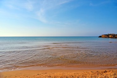 Punta Braccetto plajında gün batımı, ragusa, Sicilya, İtalya