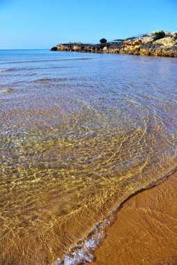 Punta Braccetto plajında gün batımı, ragusa, Sicilya, İtalya