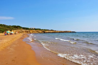 Punta Braccetto plajında gün batımı, ragusa, Sicilya, İtalya