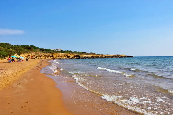 Punta Braccetto plajında gün batımı, ragusa, Sicilya, İtalya