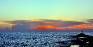 Punta Braccetto plajında gün batımı, ragusa, Sicilya, İtalya