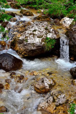 Güney Tyrol İtalya 'da, Val di Funes deresi.