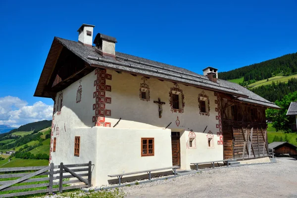 Jellegzetes Történelmi Ház Maddalena Val Funes Dél Tiroli Olasz — Stock Fotó