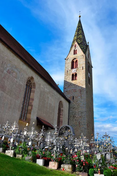 Iglesia Parroquial Santo Stefano Junto Cementerio Villandro South Tyrol Italia — Foto de Stock