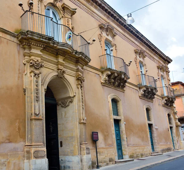 Pałac Biskupów Palazzo Vescovile Ragusa Sycylia Włochy — Zdjęcie stockowe
