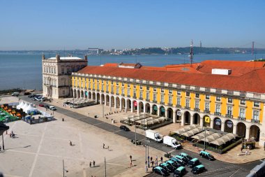 Praa do Comrcio, Avrupa 'nın en büyük ve en önemli meydanlarından biridir ve 30 Mayıs 2025' te Lizbon 'da Tagus Nehri yakınlarında yer almaktadır.