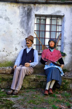 Sokaklar, İsa 'nın doğumu, cazibesi, noel, doğum sahnesi, noel heykelleri, kreşe, Avrupa, genoa, genova, tarihi, tarih, İtalya, liguria, doğum sahnesi, yayalar, pentema, heykel, torriglia, seyahat, köy