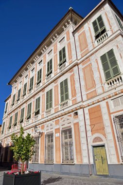 1629 ve 1635 yılları arasında İtalya 'nın Chiavari Sarayı' nda inşa edildi.