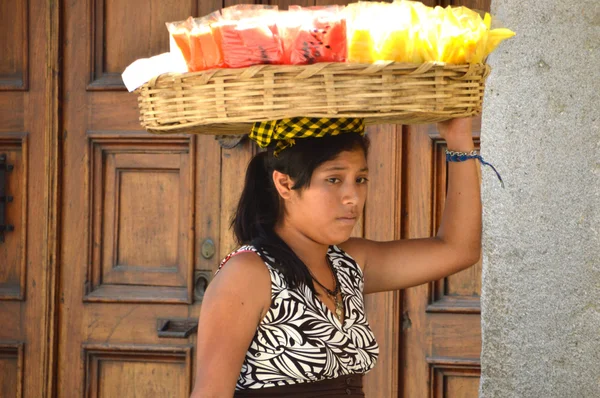 Guatemalan lady selling fruit (2) — Stock Photo, Image