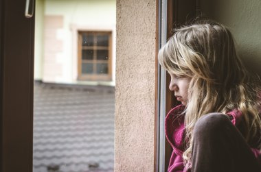 düşünme üzgün çocuk 