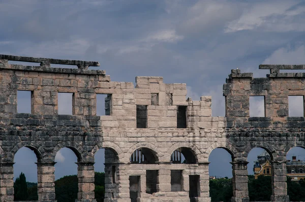 Romeinse boog in Pula — Stockfoto