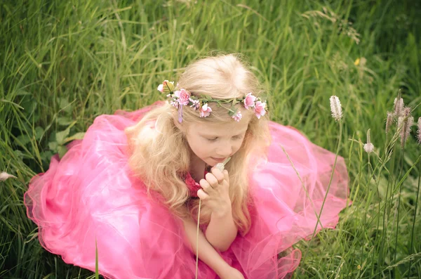 Adorable child in the park — Stock Photo, Image