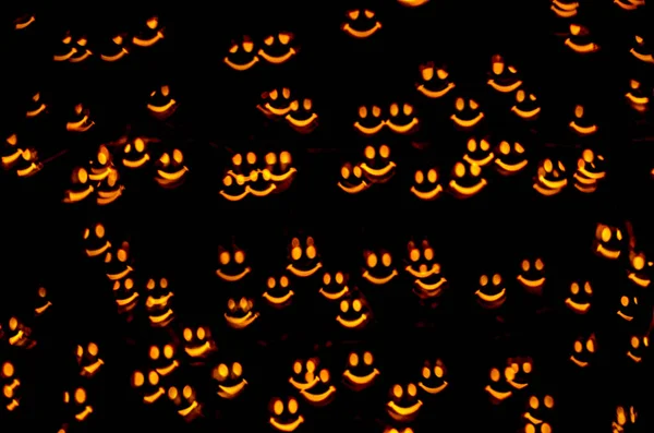 Lächelnde Emoji Form Bokeh Auf Schwarzem Hintergrund — Stockfoto