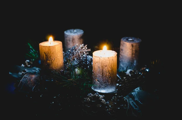 Concepto Adviento Con Segunda Vela Ardiente Plata Sobre Fondo Negro —  Fotos de Stock