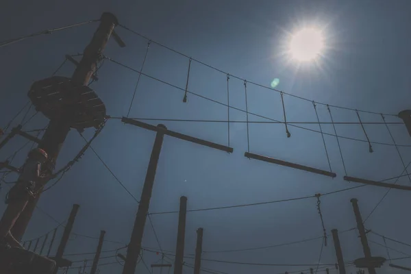 Cuerdas Para Escalar Centro Escalada Con Sol Fondo Cielo Azul — Foto de Stock