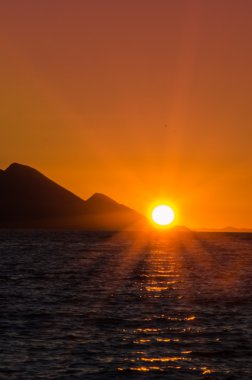 Parlak gün batımı