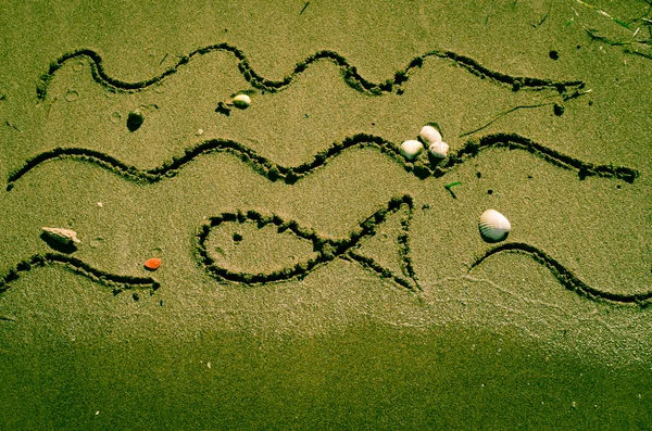 Conceito de peixe na areia — Fotografia de Stock