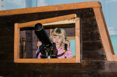 iskambil mutlu sarışın kız