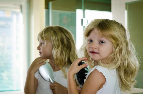 Blond girl with long hair — Stock Photo, Image