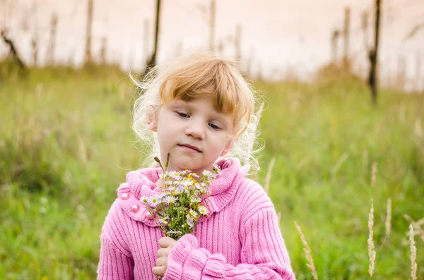 Girl with flowers — Stock Photo, Image