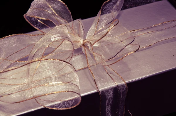 Gift box with ribbon — Stock Photo, Image