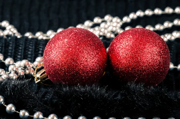 红色的圣诞球装饰 — 图库照片