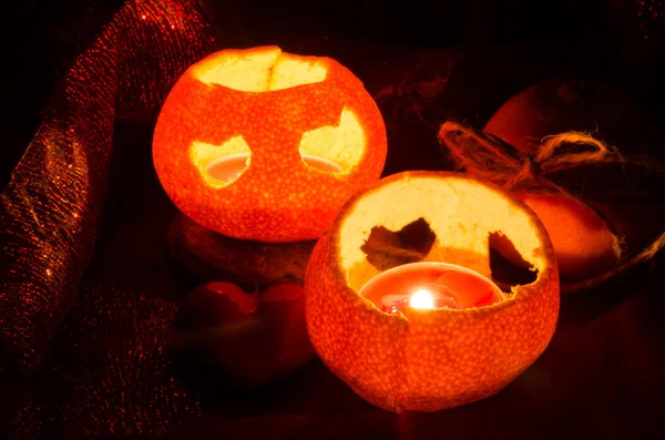 Mandarine Kerzenständer mit Herzen — Stockfoto
