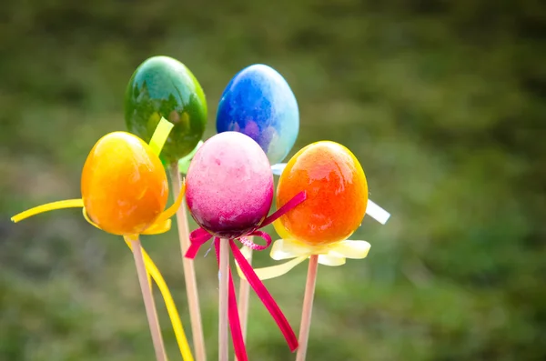 Uova di Pasqua variopinte — Foto Stock