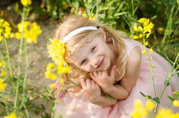 Beautiful little girl — Stock Photo, Image