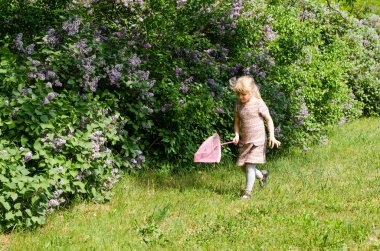 Kız alıcı kelebekler