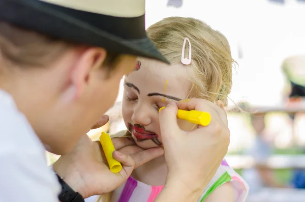 Chica con facepainting — Foto de Stock