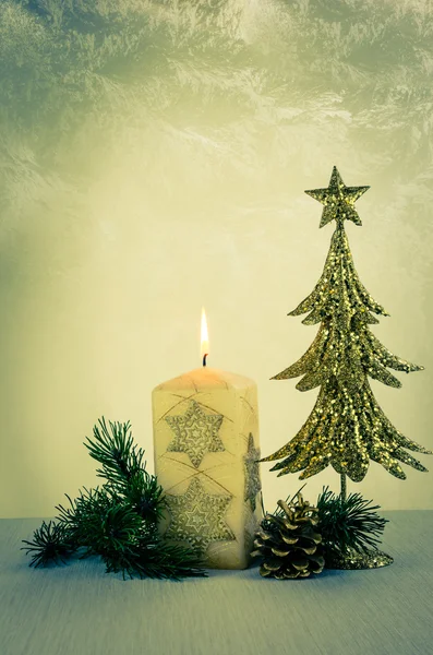 Árbol de Navidad y vela —  Fotos de Stock
