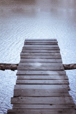 ahşap yaya köprüsü