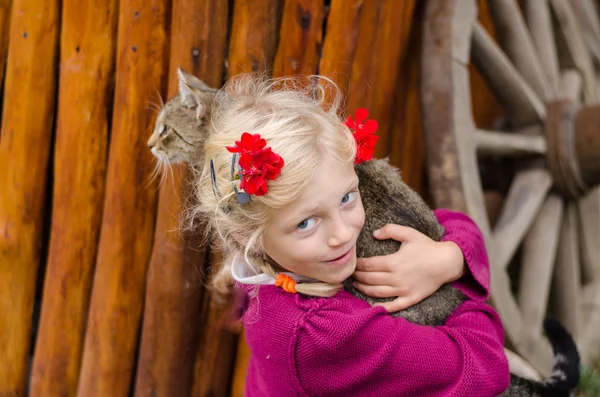 Çocuk ve kedi — Stok fotoğraf