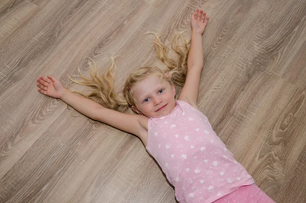 Smiling girl — Stock Photo, Image