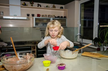 güzel kız pişirme