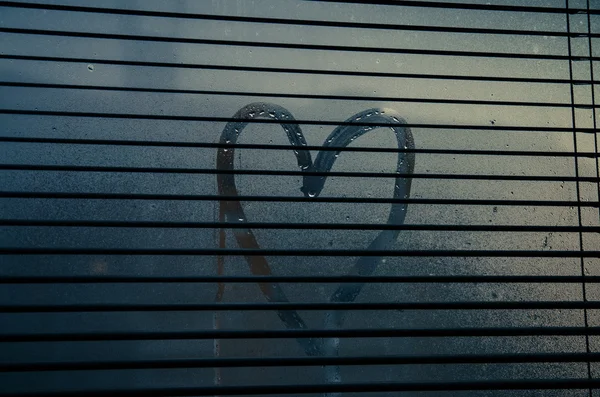Kalp buharlı penceresinde — Stok fotoğraf