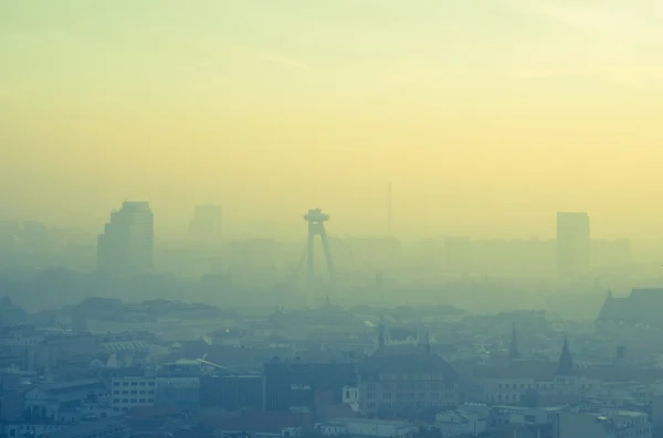 Vues à brumeux Bratislava — Photo