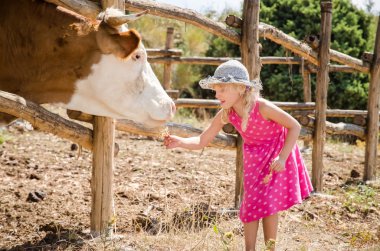 dostluk çocuk ve hayvan