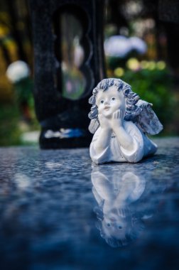 melek dekorasyon mezar