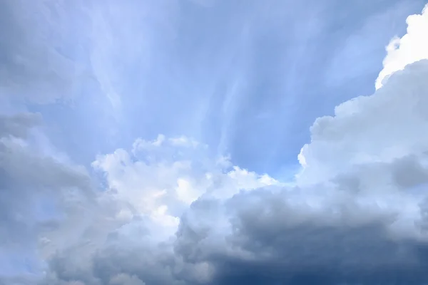 Wolken und Regen — Stockfoto