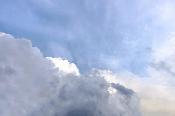 Wolken und Regen — Stockfoto