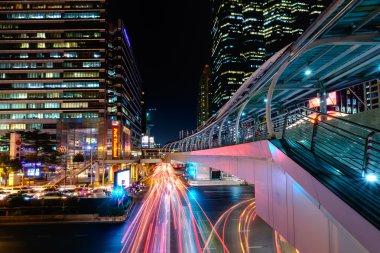 Sky walker merkezi elektrikli tren istasyonuna bağlı