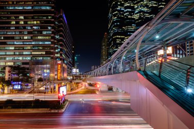 Sky walker merkezi elektrikli tren istasyonuna bağlı