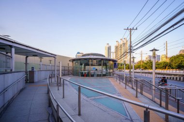 Bangkok, Tayland - 19 Kasım 2017: Kraliçe Sirikit Ulusal Kongre Merkezi MRT İstasyonu